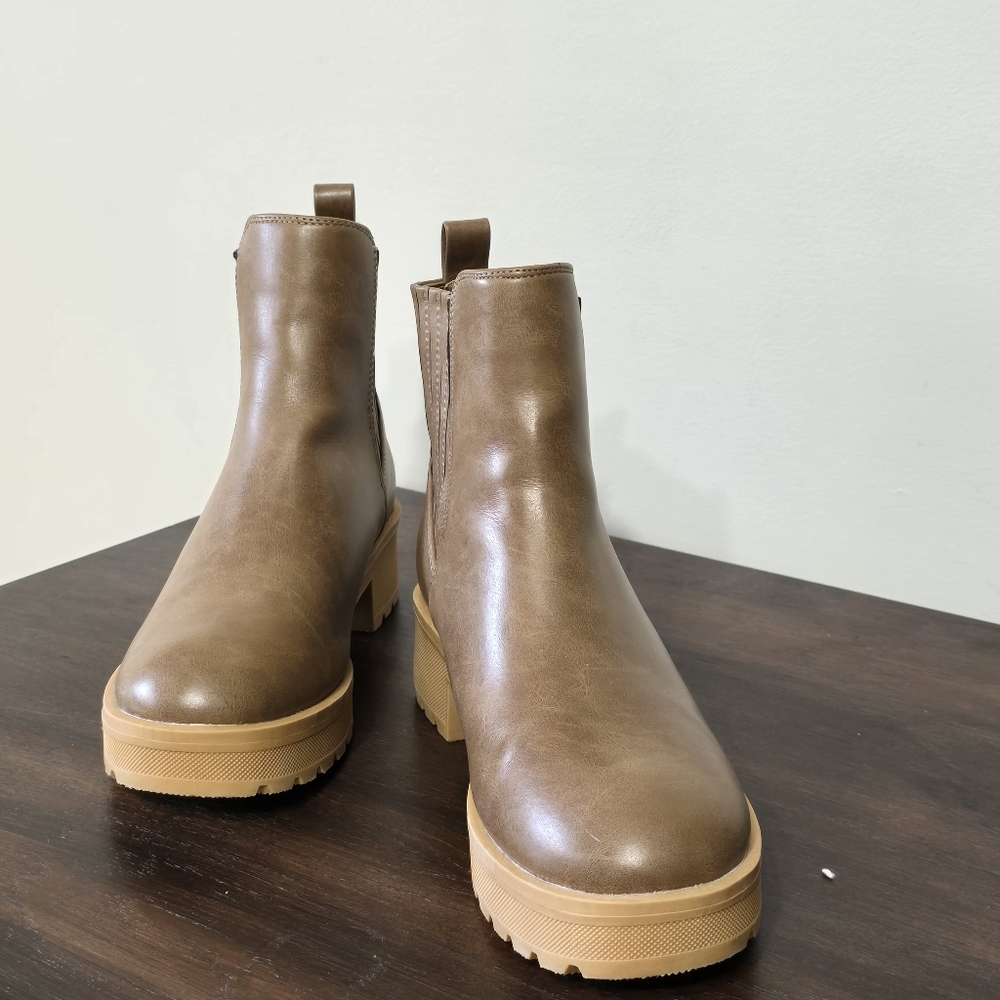 🤩Host Pick❤️ZBY Chunky Heel Chelsea Boots Women's Size 8 - Picture 2 of 11